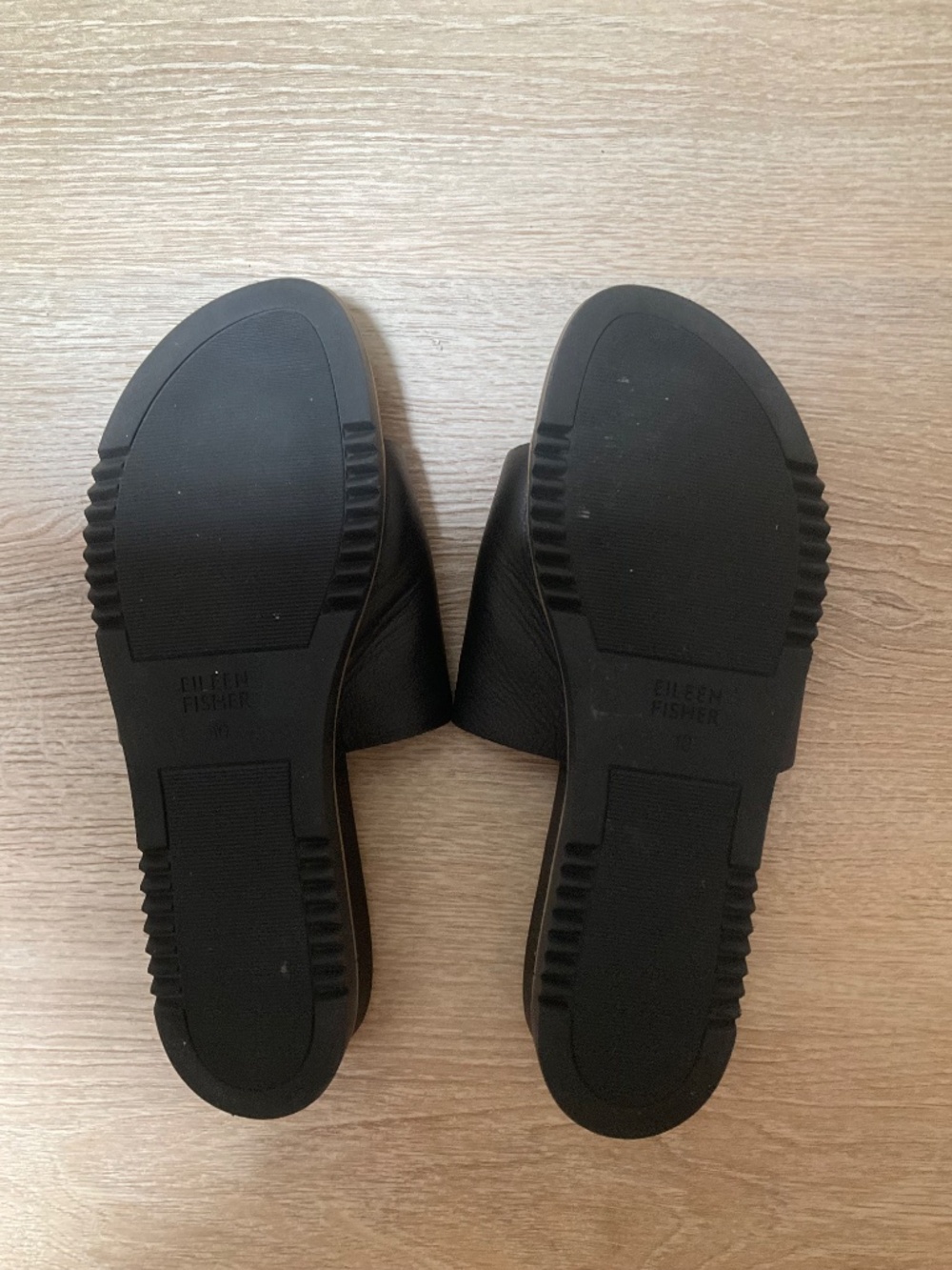 Sandals - Picture 2 of 3